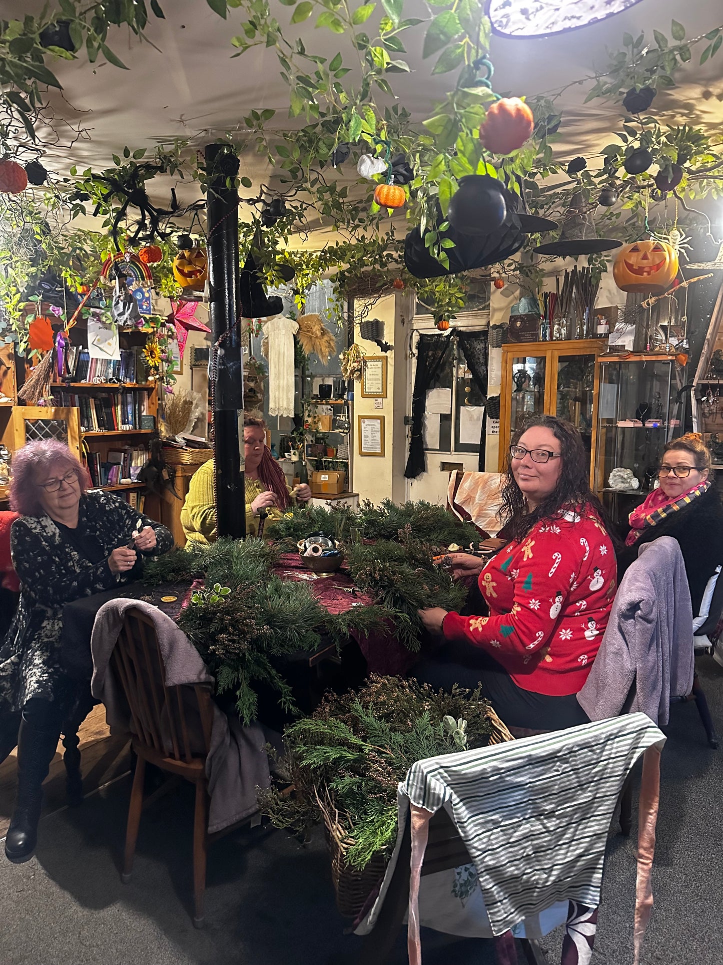 CHRISTMAS WREATH WITH CRYSTALS WORKSHOP